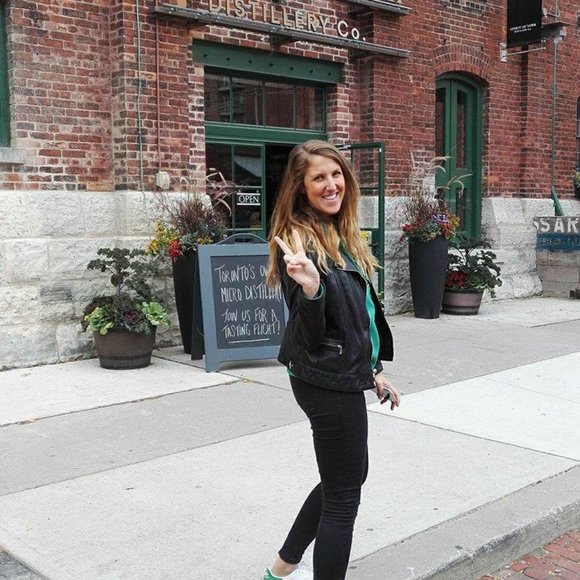 I'm Amélie from The French Closet - Picture 3 of 5